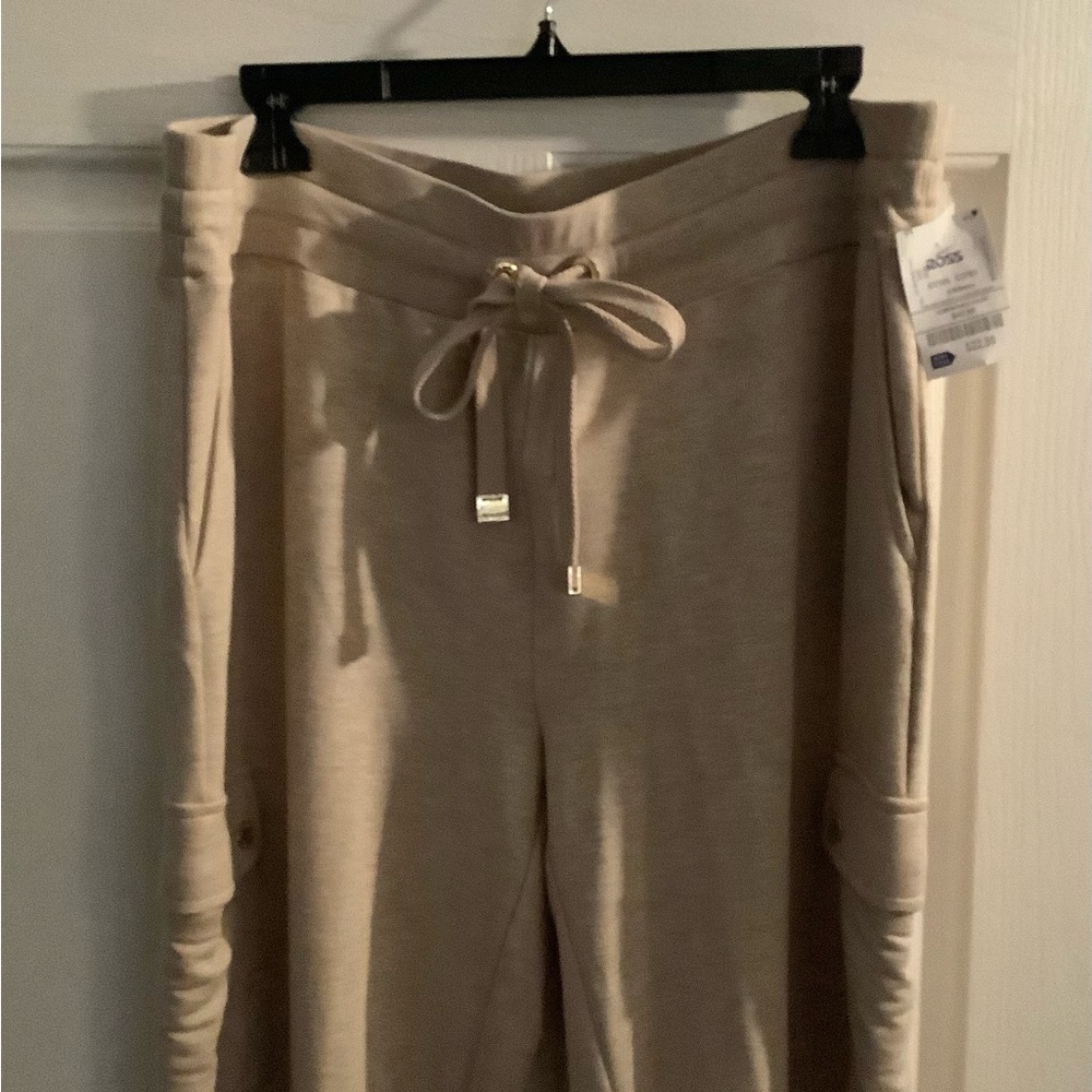 Capri pant set in beige by Calvin Klein, size XL. - Picture 6 of 16